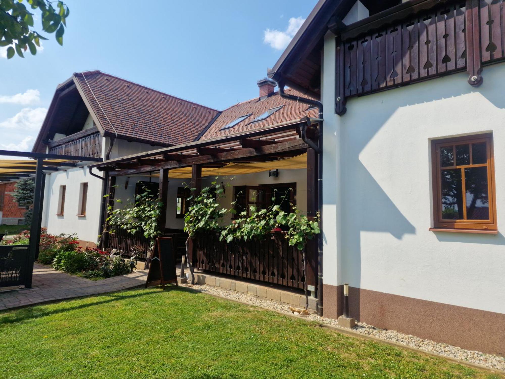 Pri Storklji Hotell Moravske-Toplice Eksteriør bilde